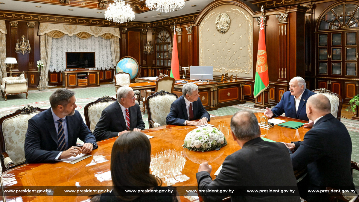 А. Лукашенко с спецпредставителями США
