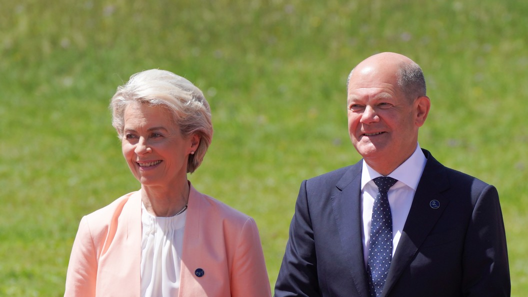 Урсула фон дер Ляйен и Олаф Шольц