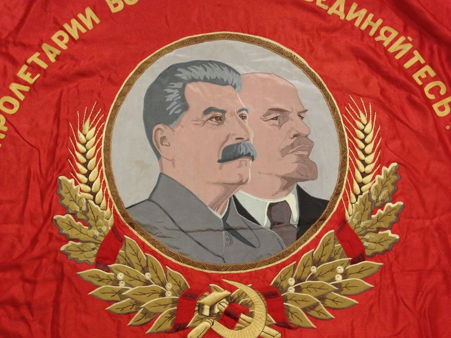 И. Сталин и В. Ленин