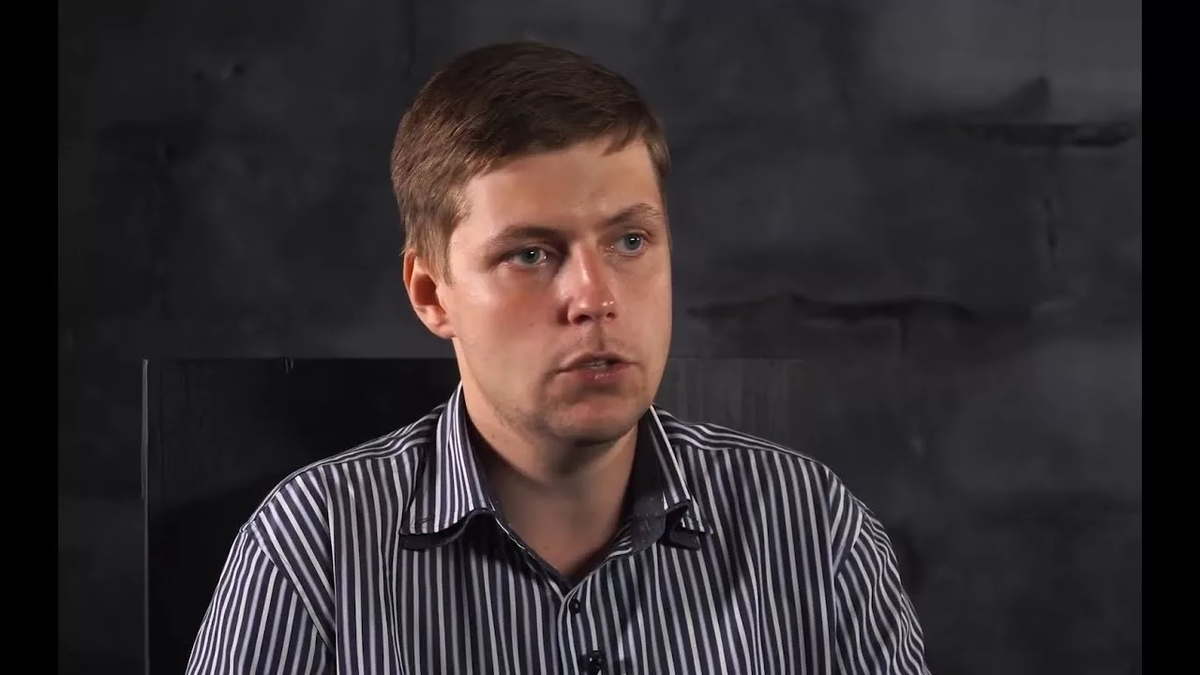 Олег Комолов
