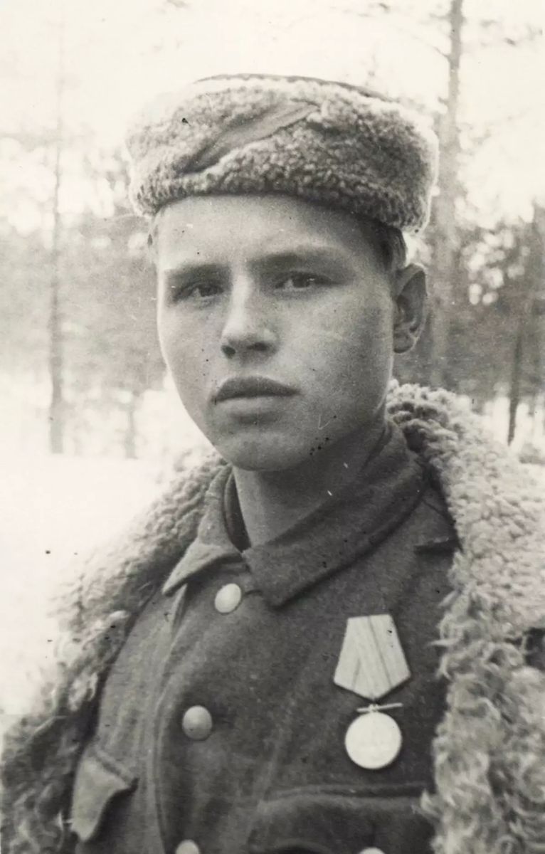 Леонид Голиков