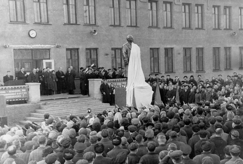Открытие памятника Владимиру Ленину